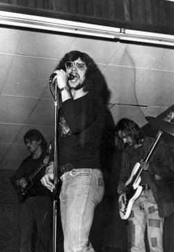 Apares 1976